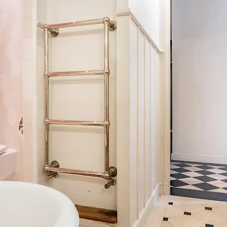 Charming Chic In Upper Marais 160m Apartament Paryż