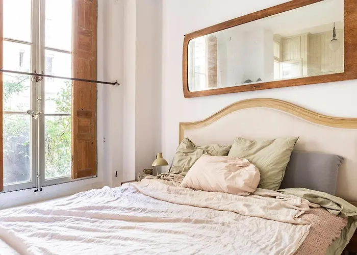 Charming Chic In Upper Marais 160m