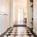 Charming Chic In Upper Marais 160m Apartmán