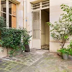 Charming Chic In Upper Marais 160m