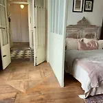 Charming Chic In Upper Marais 160m Apartmán *