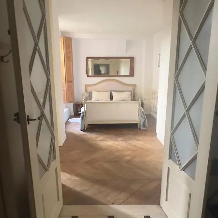 Apartmán Charming Chic In Upper Marais 160m Paříž