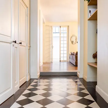 Charming Chic In Upper Marais 160m Apartment