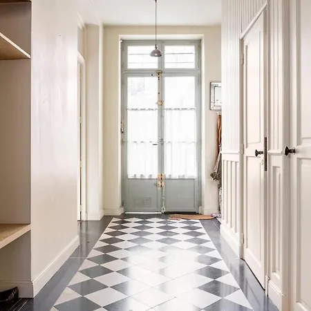 Charming Chic In Upper Marais 160m Paris