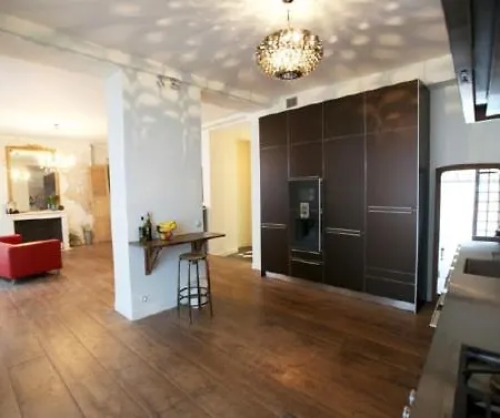 Apartment Charming Chic In Upper Marais 160m