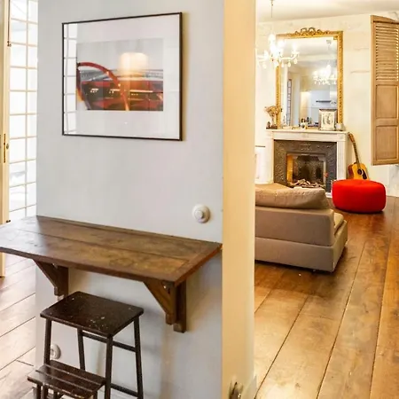 Charming Chic In Upper Marais 160m