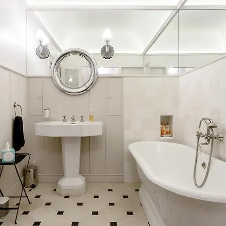 Charming Chic In Upper Marais 160m Apartment *