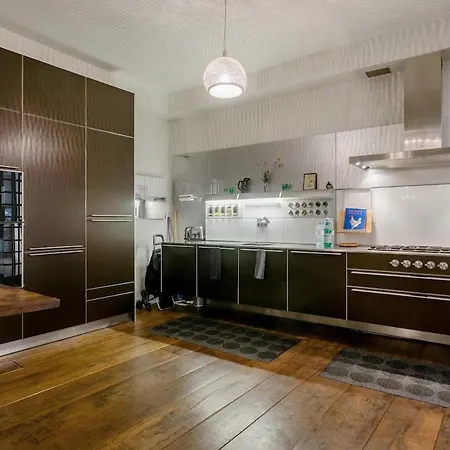 Charming Chic In Upper Marais 160m
