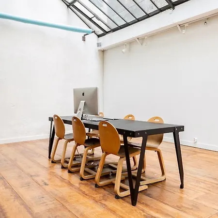 Charming Chic In Upper Marais 160m