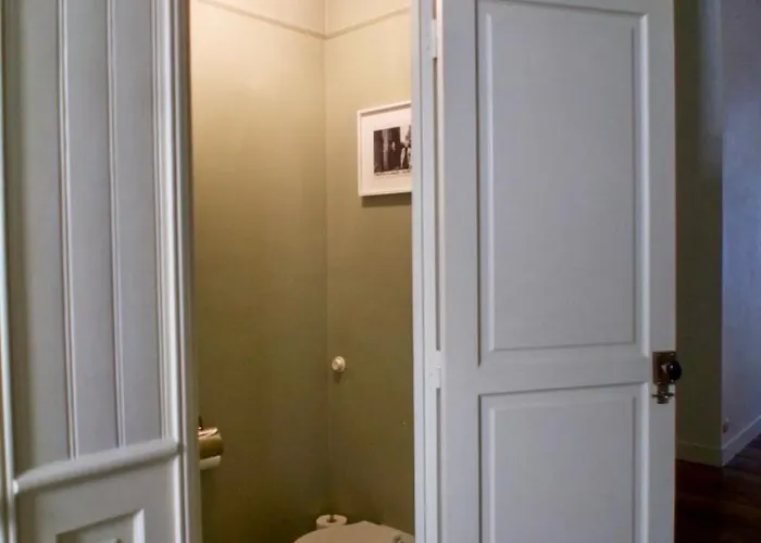 Charming Chic In Upper Marais 160m アパート