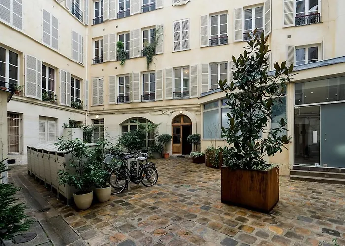 Charming Chic In Upper Marais 160m Apartment *