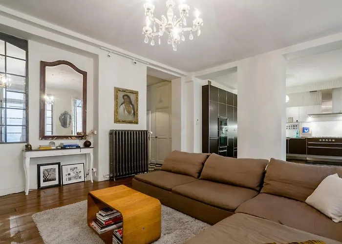 Charming Chic In Upper Marais 160m Apartment Paris