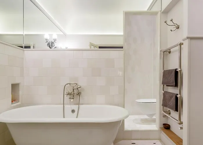 Charming Chic In Upper Marais 160m