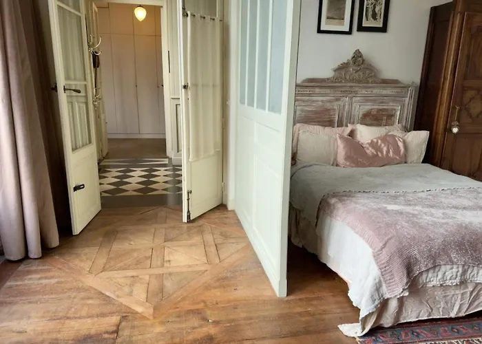 Charming Chic In Upper Marais 160m アパート *