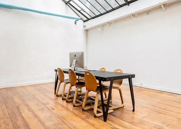 Charming Chic In Upper Marais 160m