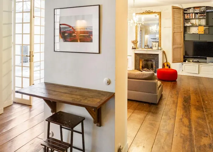 Charming Chic In Upper Marais 160m