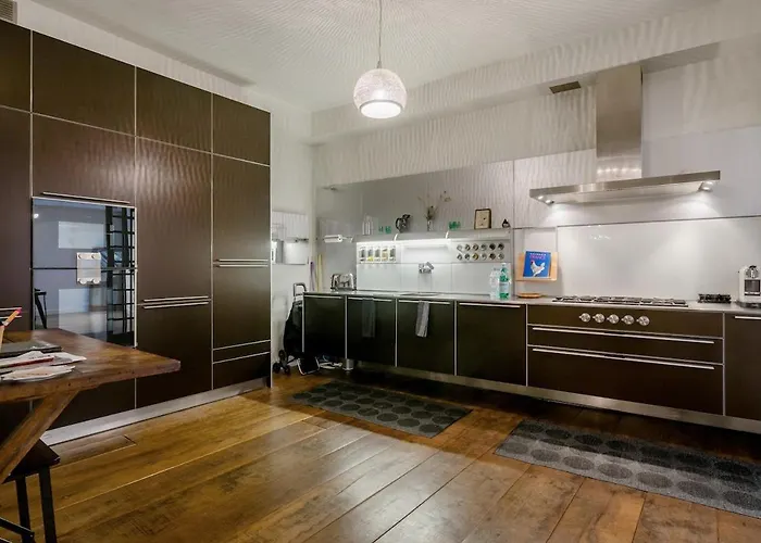 Charming Chic In Upper Marais 160m