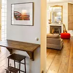 Charming Chic In Upper Marais 160m