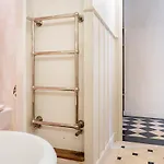 Charming Chic In Upper Marais 160m شقة باريس