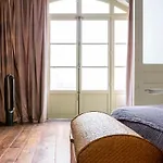 Charming Chic In Upper Marais 160m
